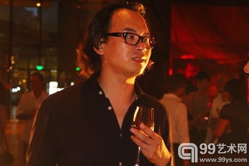 艺术家陈文令