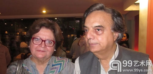 画廊拥有者 Nayyar Ali Dada 和艺术家Salima Hashmi.