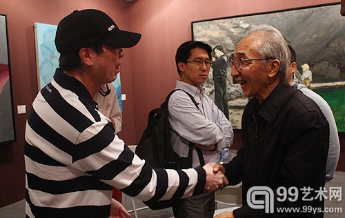 冯小刚与靳尚谊在经典北京博览会现场