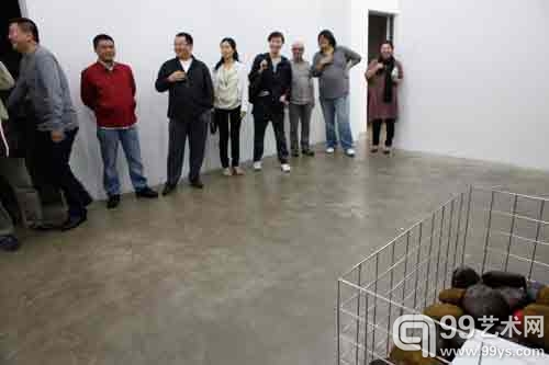 “麦田甜甜圈——陈昕鹏作品展”在西五艺术中心华美开幕