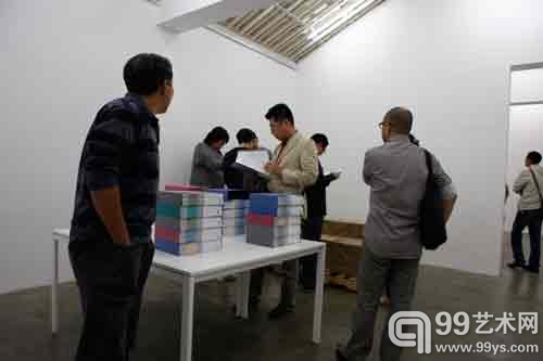 “麦田甜甜圈——陈昕鹏作品展”在西五艺术中心华美开幕