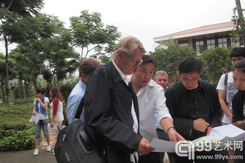 国际建筑师实地调研成都东村并考察建筑展展场