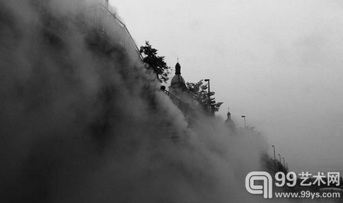 原弓装置“起飞”在布拉格伏尔塔瓦河岸边实施 