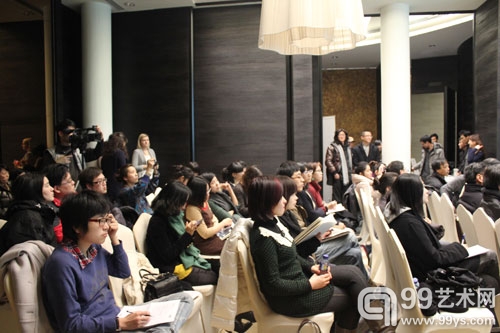 新闻发布会现场