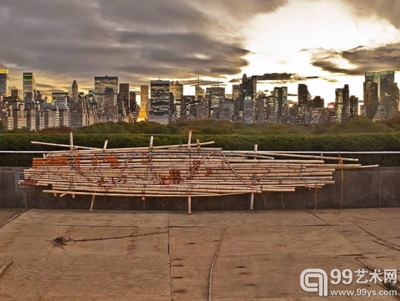 军械库艺博会 Doug & Mike Starn's "Installation View, Bbú Juju MV4 (Big Bambú fragment from Metropolitan roof installation)," 2010-2011