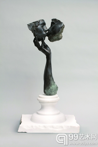 巴卡里 · 冉比 · 皮特《Couple》Bronze, stone 86×33×40 cm 2008