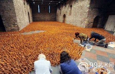 安东尼-葛姆雷雕塑作品《土地》