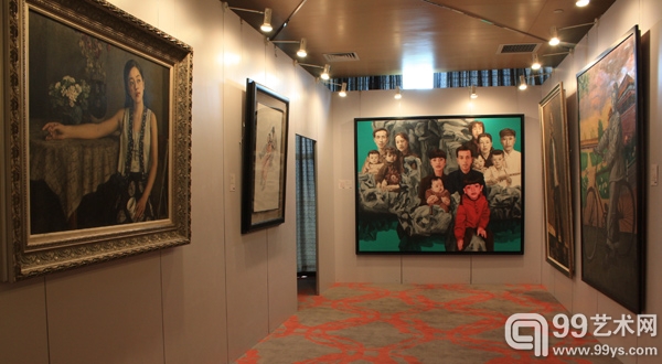 北京华辰2012春拍卖预展现场 油雕版块