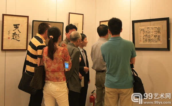 北京华辰2012春拍预展现场