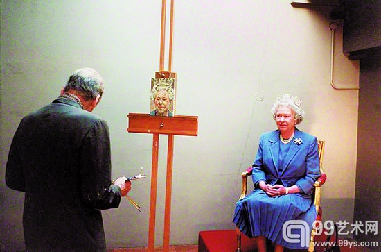 2001年，艺术家弗洛伊德正在绘制女王肖像