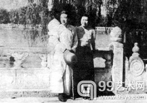 徐悲鸿与夫人廖静文(1950)