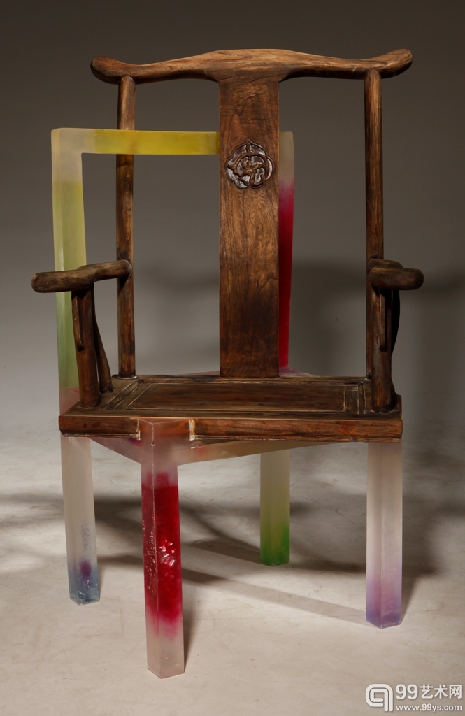 Gui Ying - Wood and Resin Chair