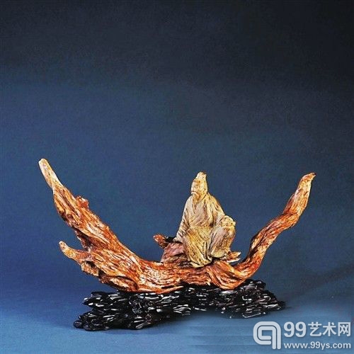 第二届沉香象牙专场藏品佘国平作古木高士，沉香，14cm×28.3cm×7.6cm，232g，成交价20万元 