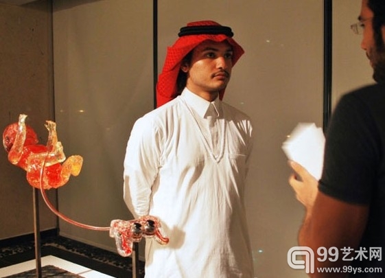 艺术家Eyad Maghazil在Young Saudi Artists 2011上