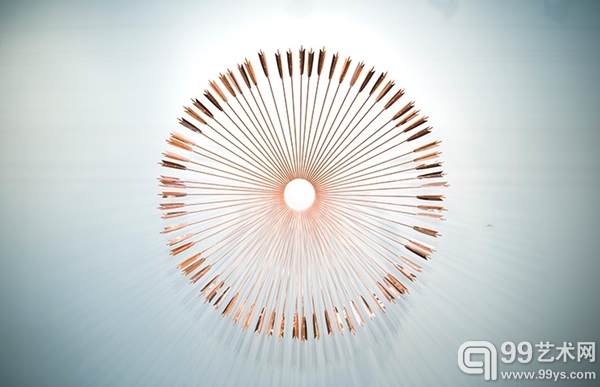 荣耀弗雷泽画廊（Honor Fraser Gallery）展位呈现的格列·凯诺（Glenn Kaino）2013年作品《一个完美的圆》（A Perfect Circle）
