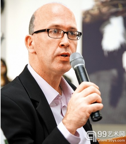 策展人乔纳斯·斯坦普（Jonas Stampe），5个国际行动艺术节的策展人 