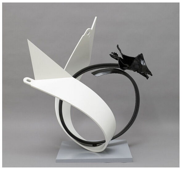 Claes Oldenburg & Coosje van Bruggen作品《Collar and Bow 1:16》, 2005,佩斯画廊