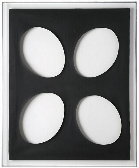 Dadamaino作品《Volume》, 1958,Natalie Seroussi画廊