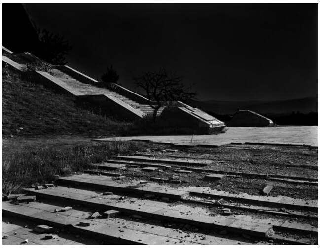 Taiyo Onorato & Nico Krebs作品《Stairs》, 2013，RaebervonStenglin画廊