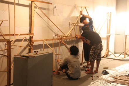 1毕业展前期准备工作的同学们