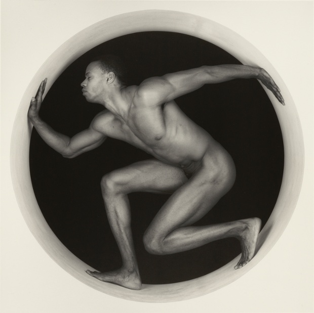 9.罗伯特·梅普尔索普（Robert Mapplethorpe）的《Thomas》, 1987. 