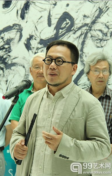 策展人夏可君先生致辞开幕式