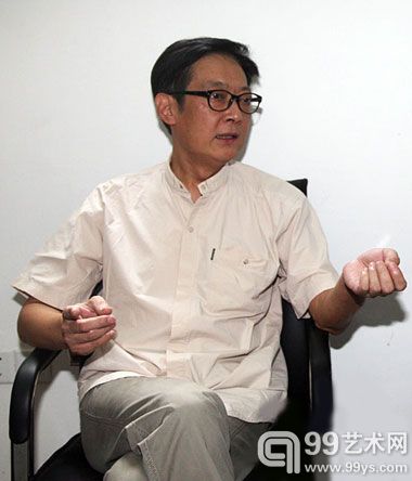 葛平接受记者采访