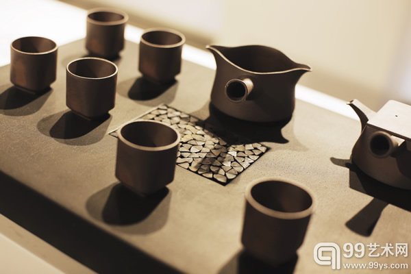 100文艺景象·珍物展_参展作品_朱哲琴 【看见·黑陶茶盘壹号】