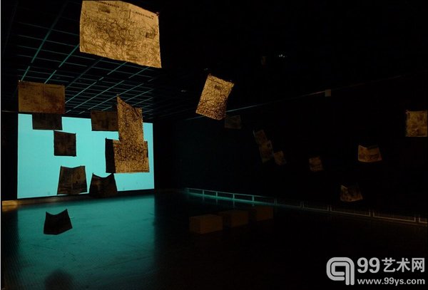 王璜生，《线象·参考消息》，水墨、影像，2013