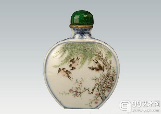 清乾隆青花粉彩花鸟人物纹鼻烟壶