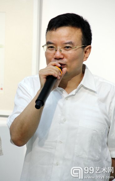 策展人彭锋