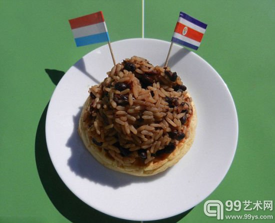 美艺术家巧手混搭各国美食重现世界杯