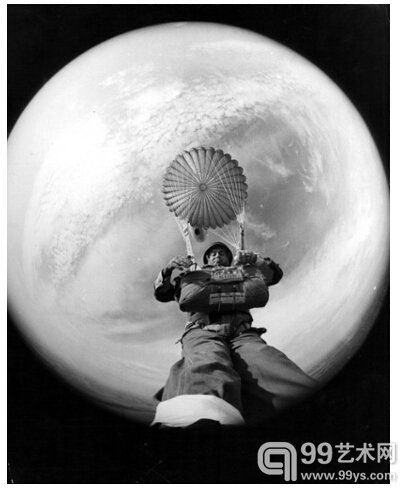 摄影记者特里·芬奇(Terry Fincher)自拍照，1966