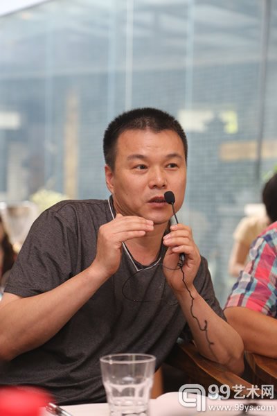  陈 迹