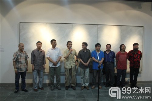 天津美院美术史论系主任郭雅希在开幕式上讲话