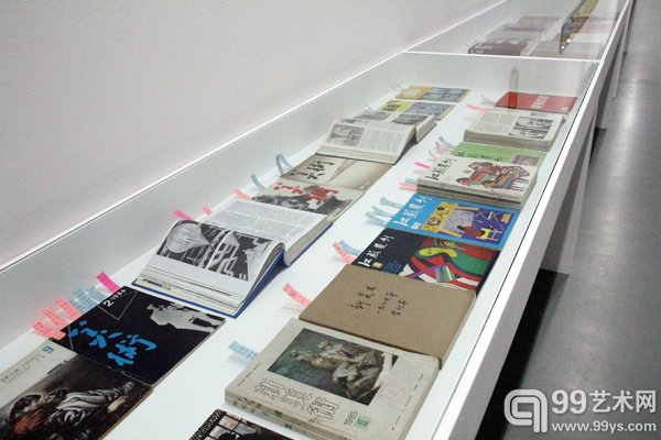 活动现场展示的文献资料