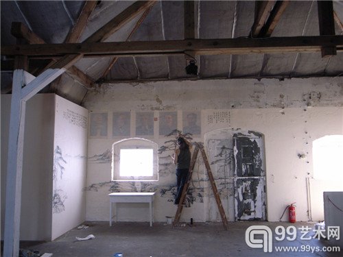 戴光郁在“北窗高卧图”布展现场