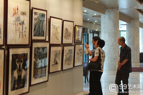 北京保利第27期书画精品拍卖会预展现场