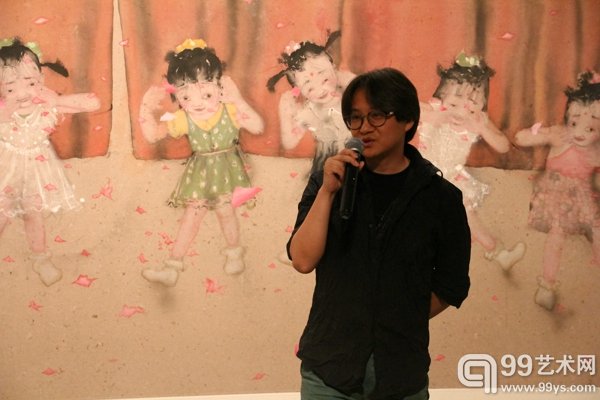 策展人吴洪亮