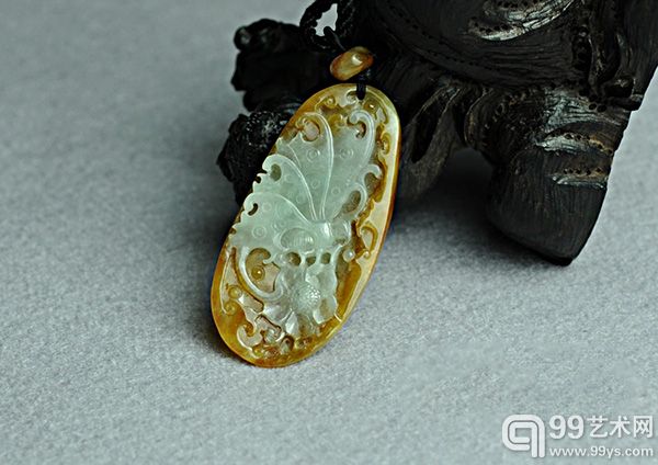 精品翡翠蝴蝶挂件