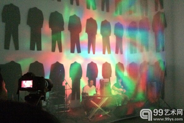 展览现场 乐队正在演出