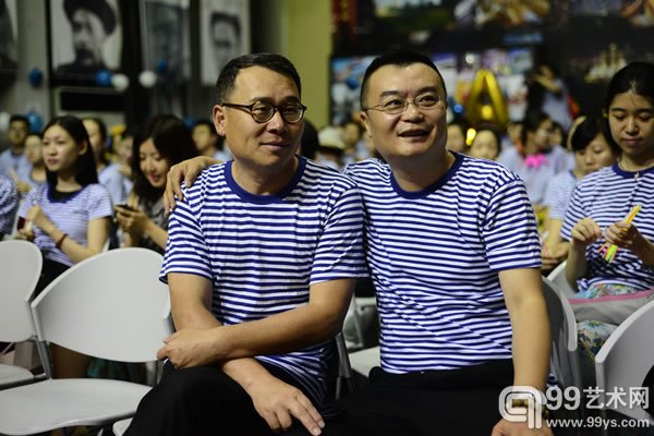 会员著名财经评论人石述思与会员收藏家唐炬