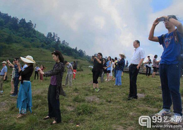 神农顶，华中以东第一高峰。