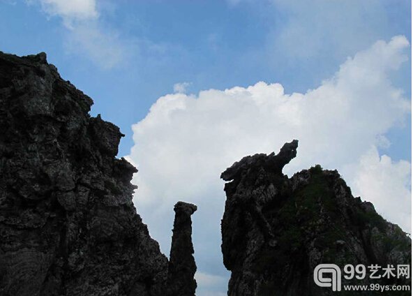 神农顶，华中以东第一高峰。