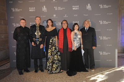 鲨鱼与人类展览开幕（左：Peter Knights, Robert Calcagno, Leila Elling, Victor Hwang, May Mei, George Wong）