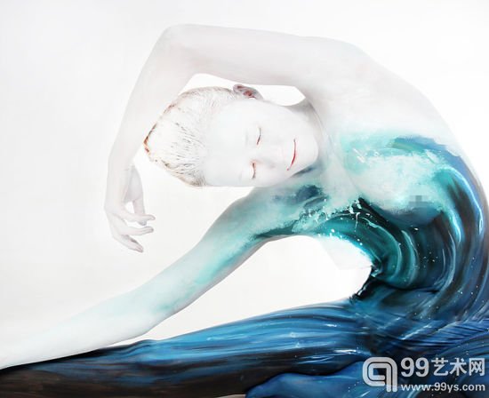 惊叹！德艺术家晒绝美人体彩绘大作