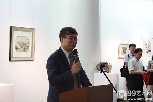 韩国文化院院长金辰坤致辞
