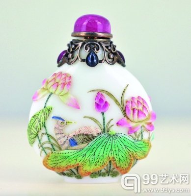 清 料胎画珐琅荷塘鹭鸶图鼻烟壶