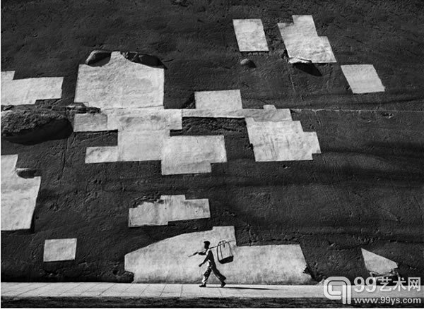 何藩(Fan Ho)摄影作品《图案》（1956）