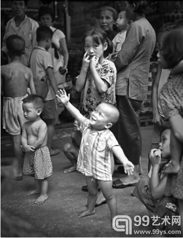 何藩(Fan Ho)摄影作品《他的梦想》（1964）